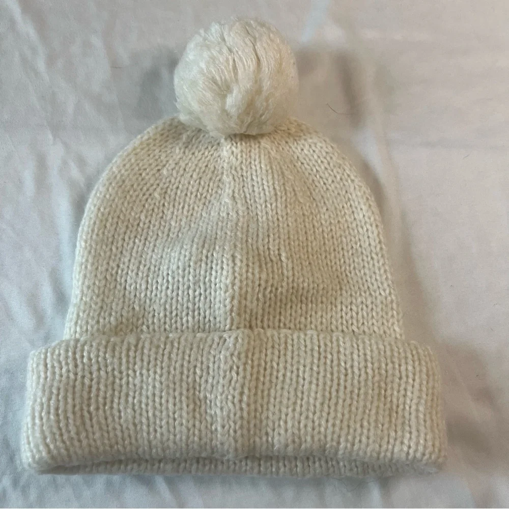 Kate‎ Spade Broome Street Wink Beanie Cream Pom Pom Hat